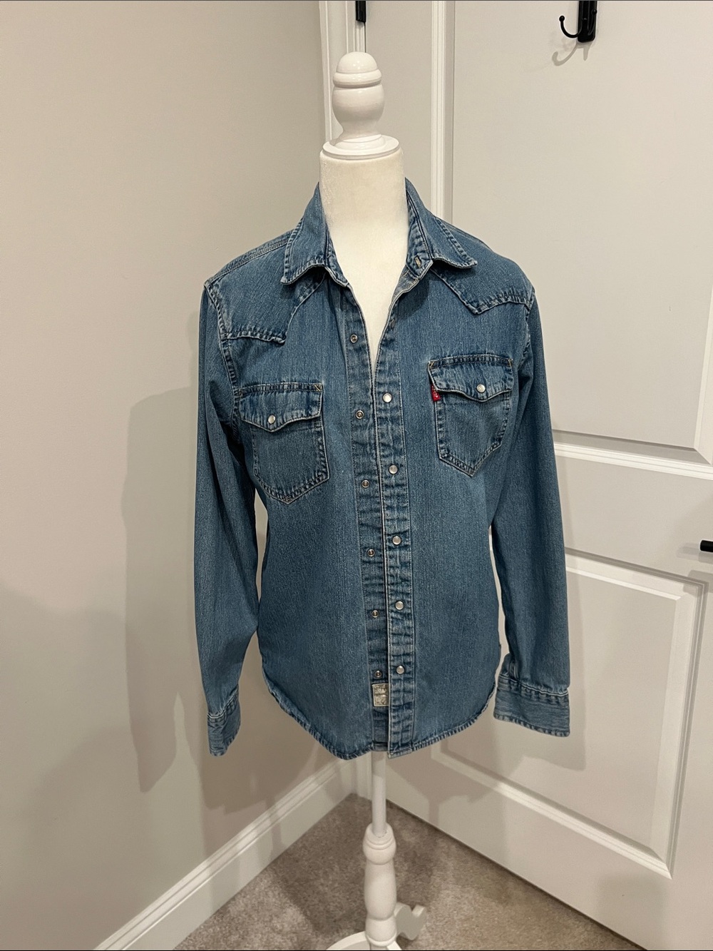 Vintage Levi's Medium Trucker Blue Denim Western Shirt with Pearl Snap Buttons S
